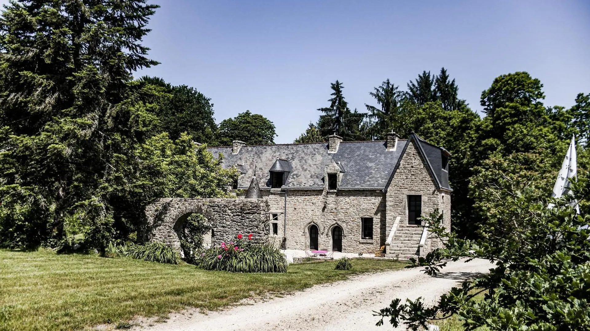 Le Manoir De Menglieu Bed and Breakfast Treffléan